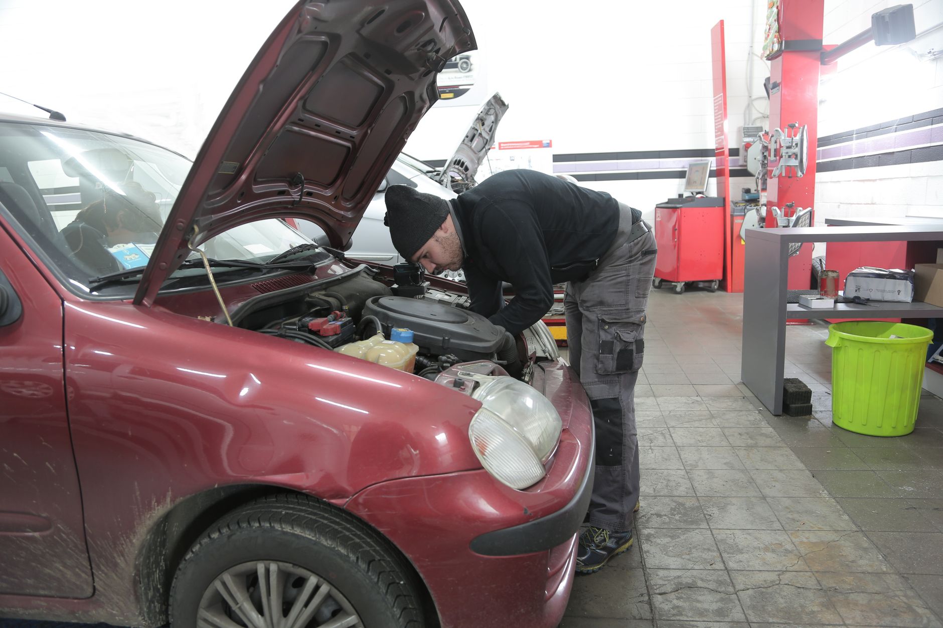 Réparation voiture équipe à Saint-Louis